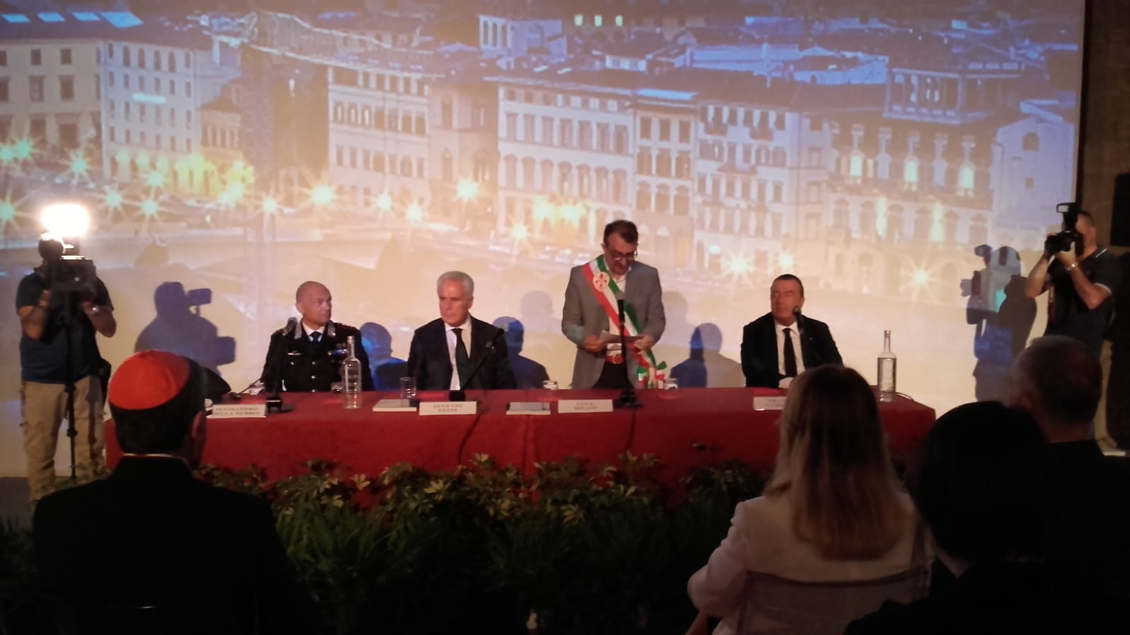 I 160 anni della Legione Carabinieri e de La Nazione I 160 anni della Legione Carabinieri e de La Nazione