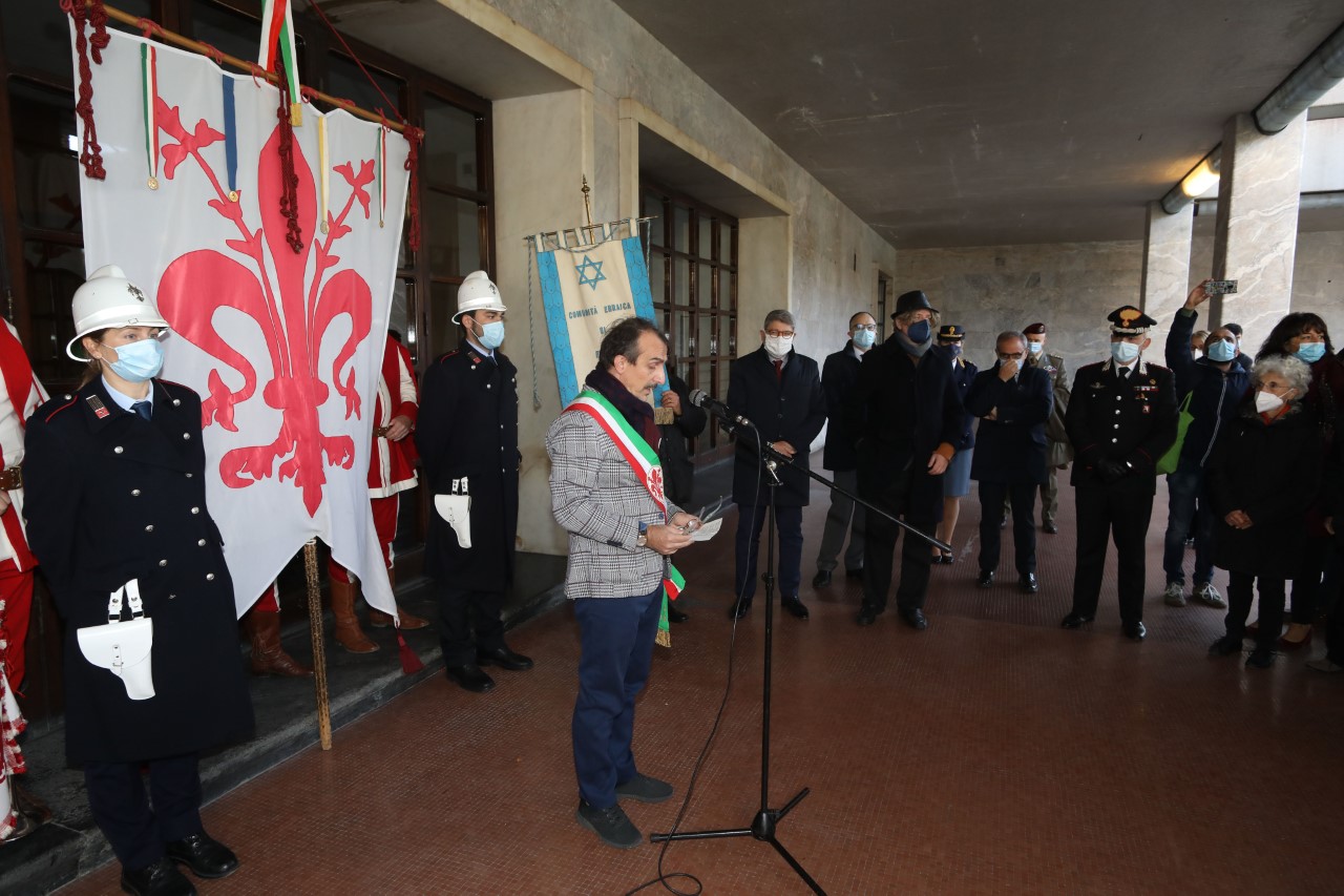 Commemorazione dei deportati ebrei dal binario 16 alla stazione SMN Commemorazione dei deportati ebrei dal binario 16 alla stazione SMN
