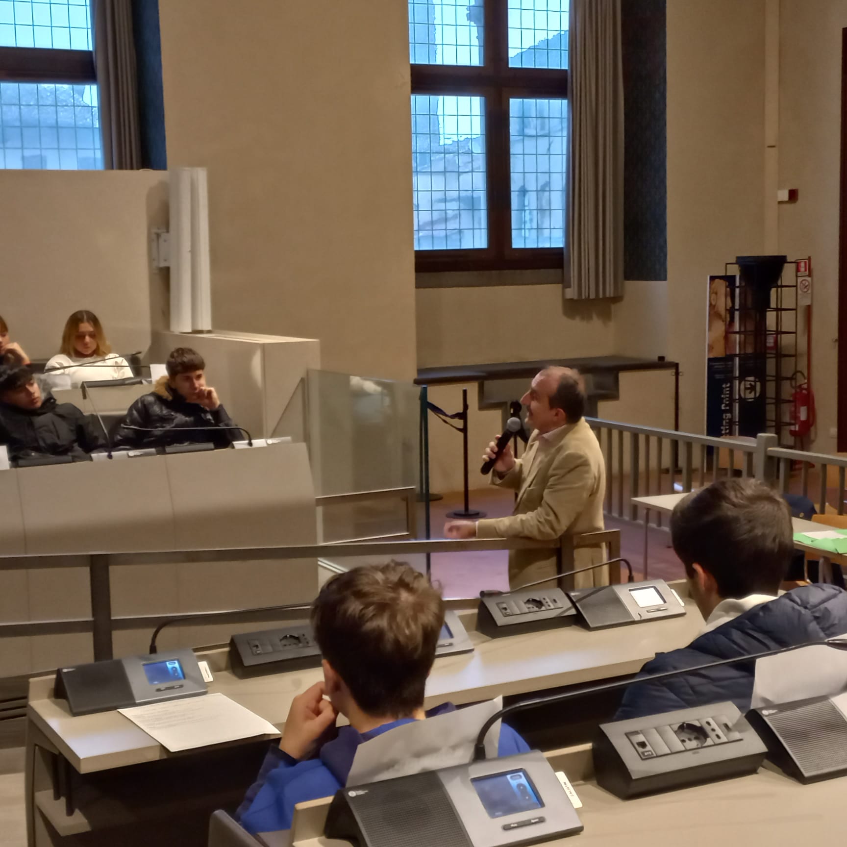 Consiglio comunale aperto alle ragazze ed ai ragazzi Consiglio comunale aperto alle ragazze ed ai ragazzi