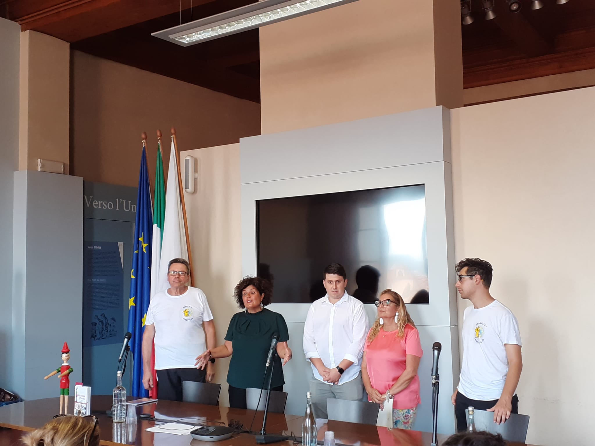 Giovani Lions ricevuti dalla vice presidente Barbara Felleca Giovani Lions ricevuti dalla vice presidente Barbara Felleca