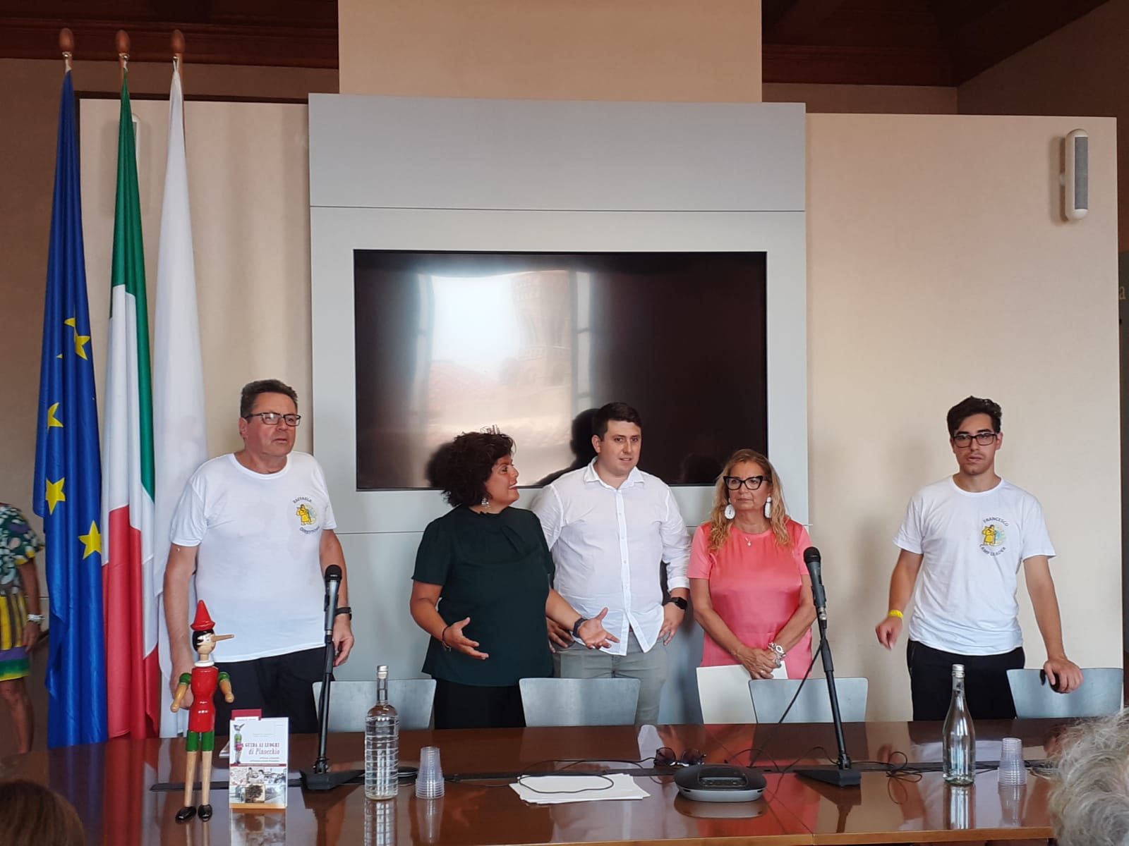 Giovani Lions ricevuti dalla vice presidente Barbara Felleca Giovani Lions ricevuti dalla vice presidente Barbara Felleca