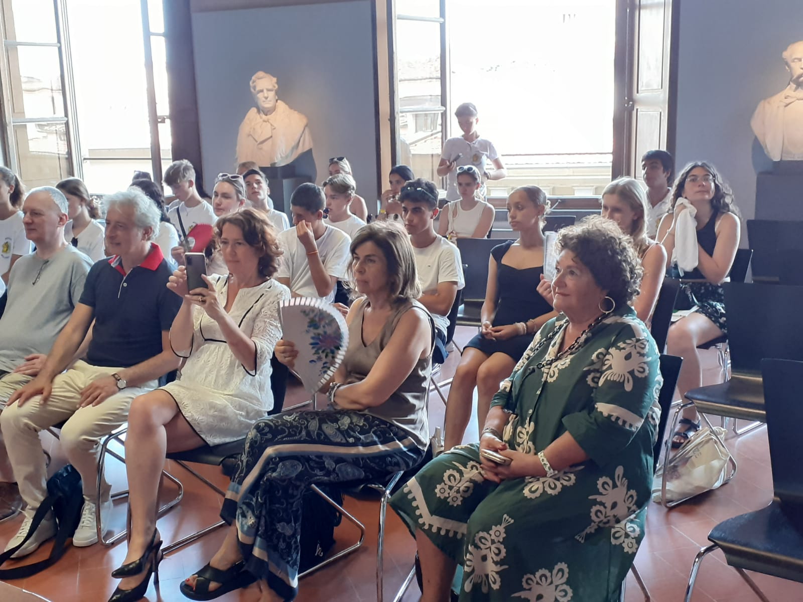 Giovani Lions ricevuti dalla vice presidente Barbara Felleca Giovani Lions ricevuti dalla vice presidente Barbara Felleca