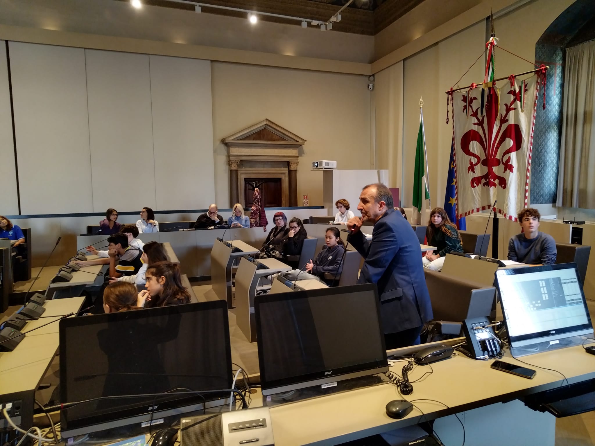 Consiglio comunale aperto alle ragazze ed ai ragazzi Consiglio comunale aperto alle ragazze ed ai ragazzi