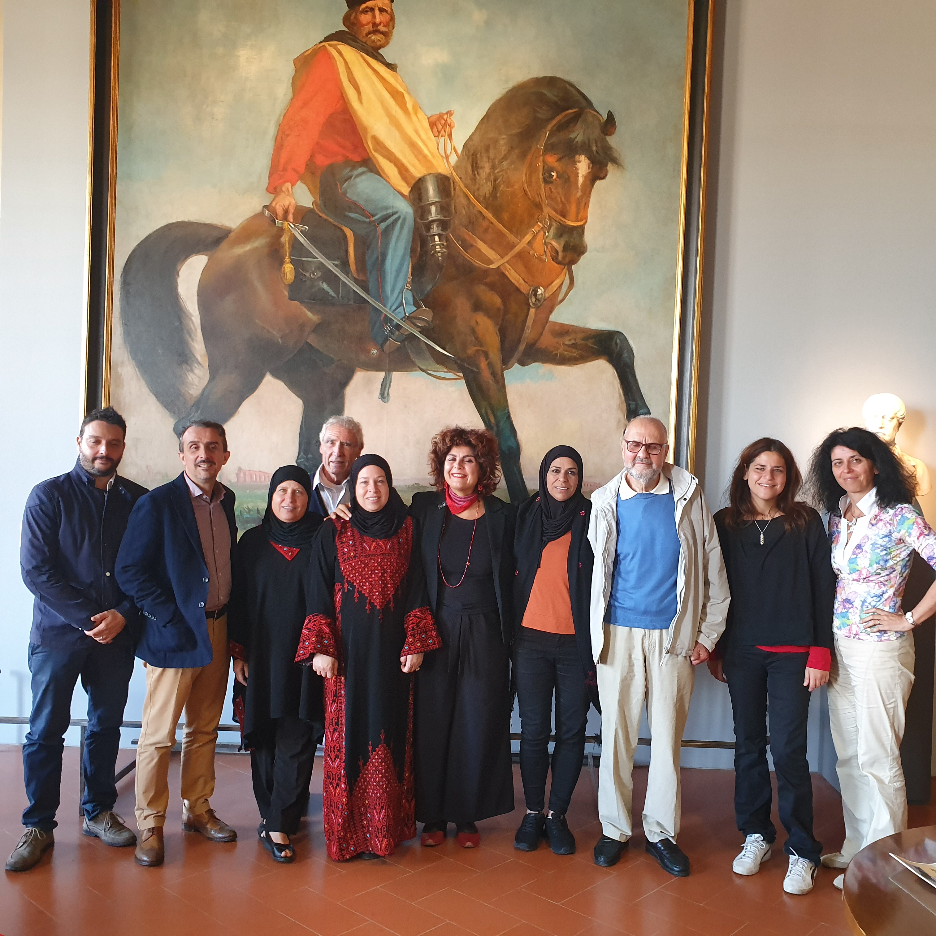Donne palestinesi ricevute dal presidente Luca Milani Donne palestinesi ricevute dal presidente Luca Milani