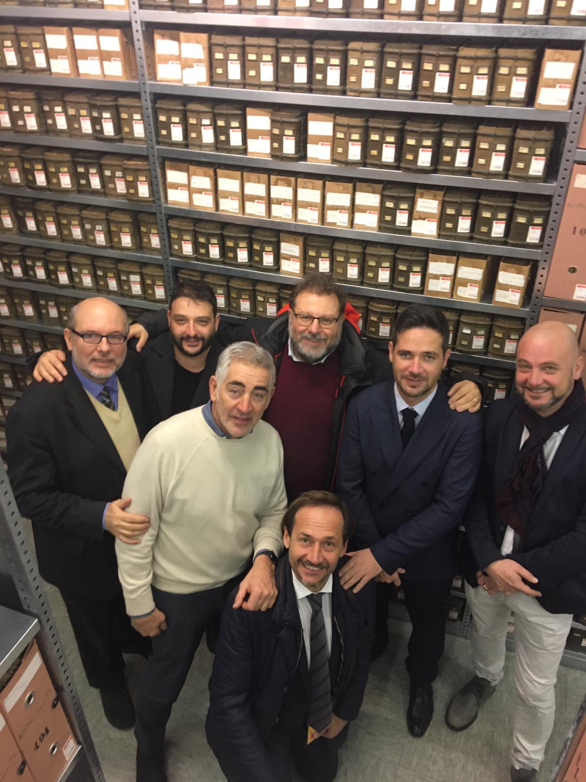 La Commissione cultura e sport all'archivio storico La Commissione cultura e sport all'archivio storico