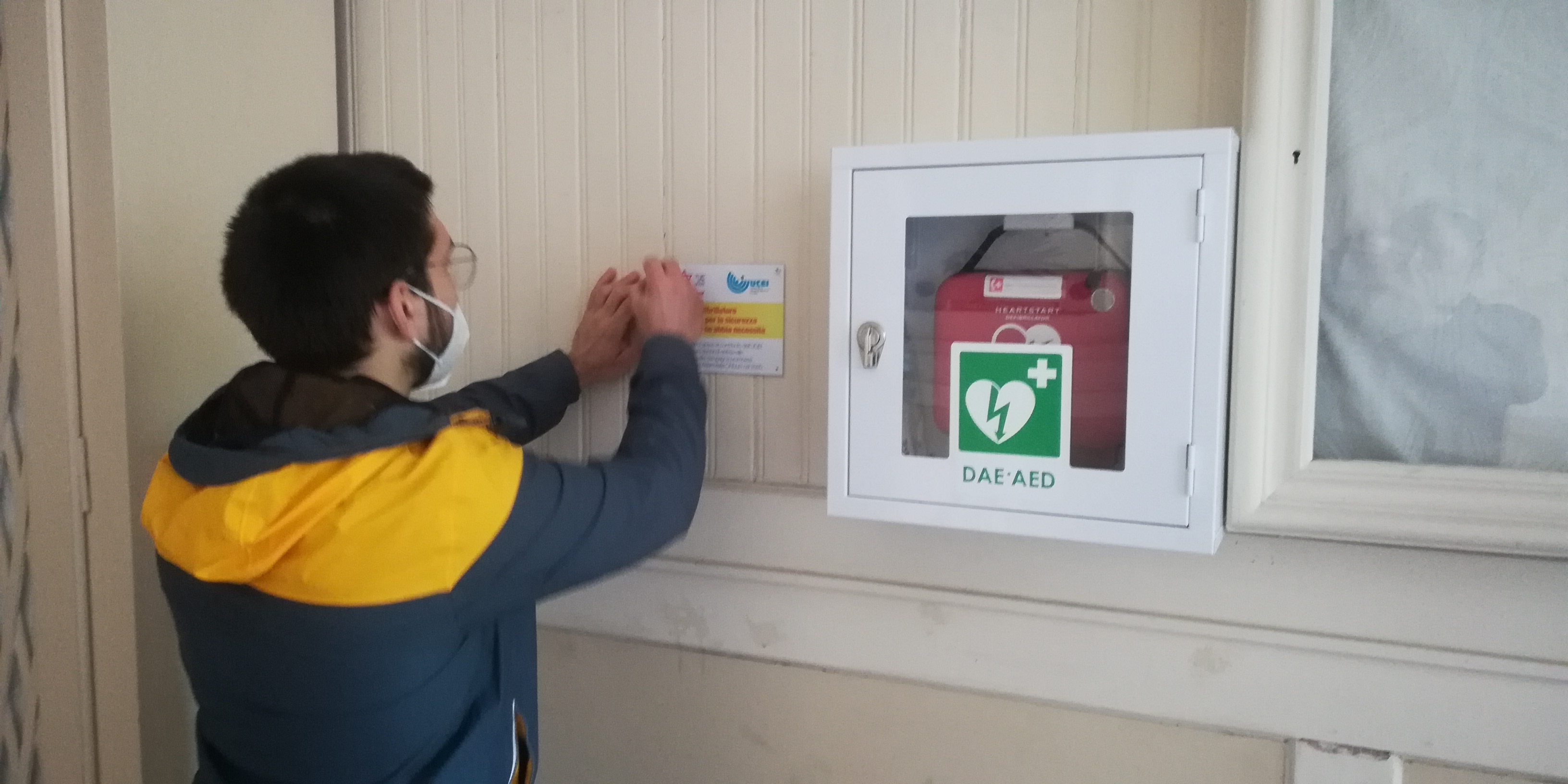 Defibrillatore che verrà installato alla Comunità ebraica Defibrillatore che verrà installato alla Comunità ebraica