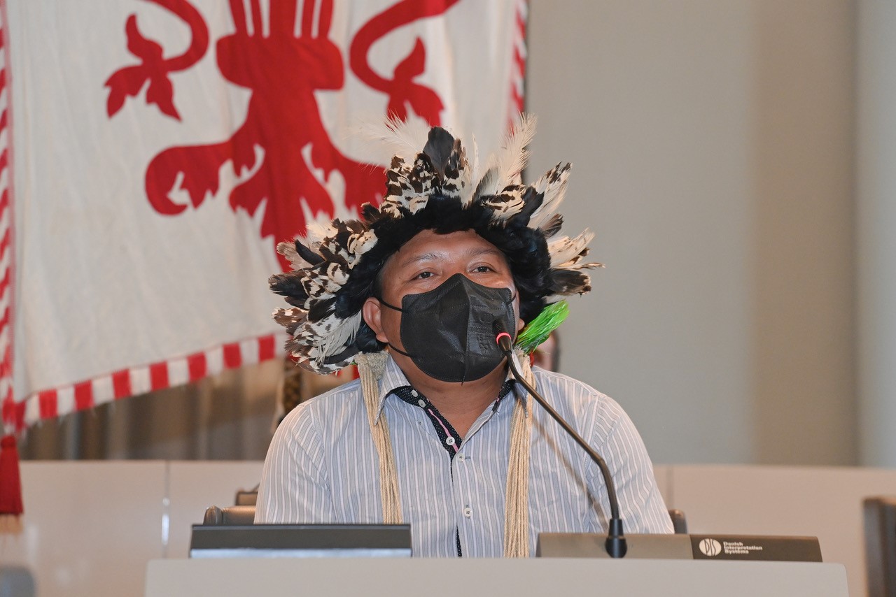 Adriano Karipuna in Consiglio comunale Adriano Karipuna in Consiglio comunale