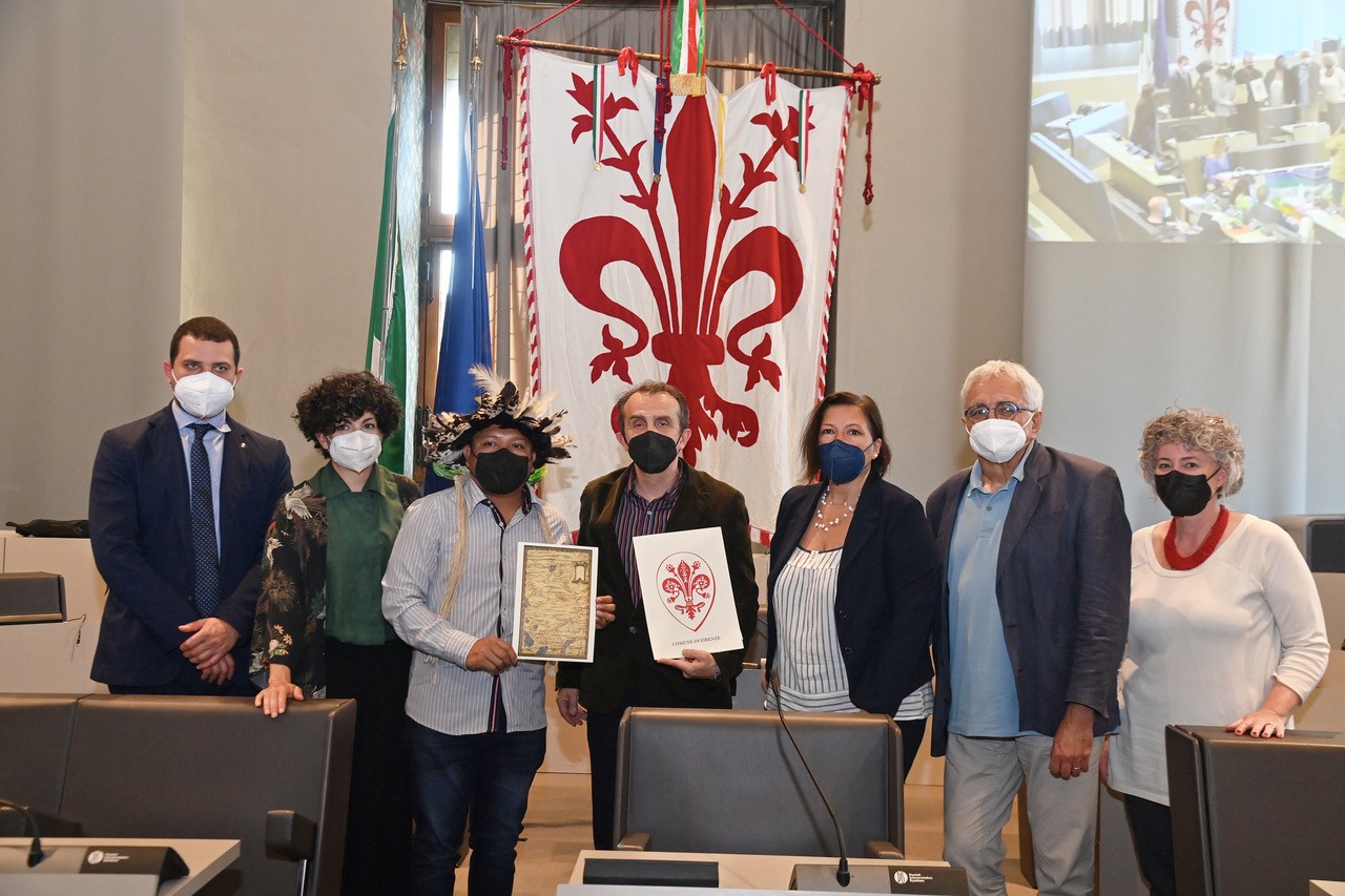 Adriano Karipuna in Consiglio comunale Adriano Karipuna in Consiglio comunale