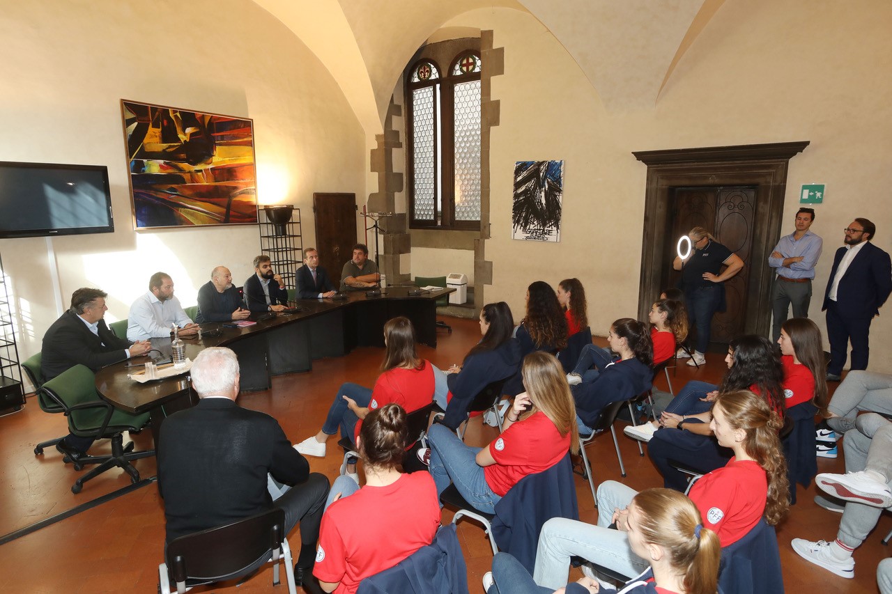 Presentata la Pallacanestro Femminile Firenze Presentata la Pallacanestro Femminile Firenze