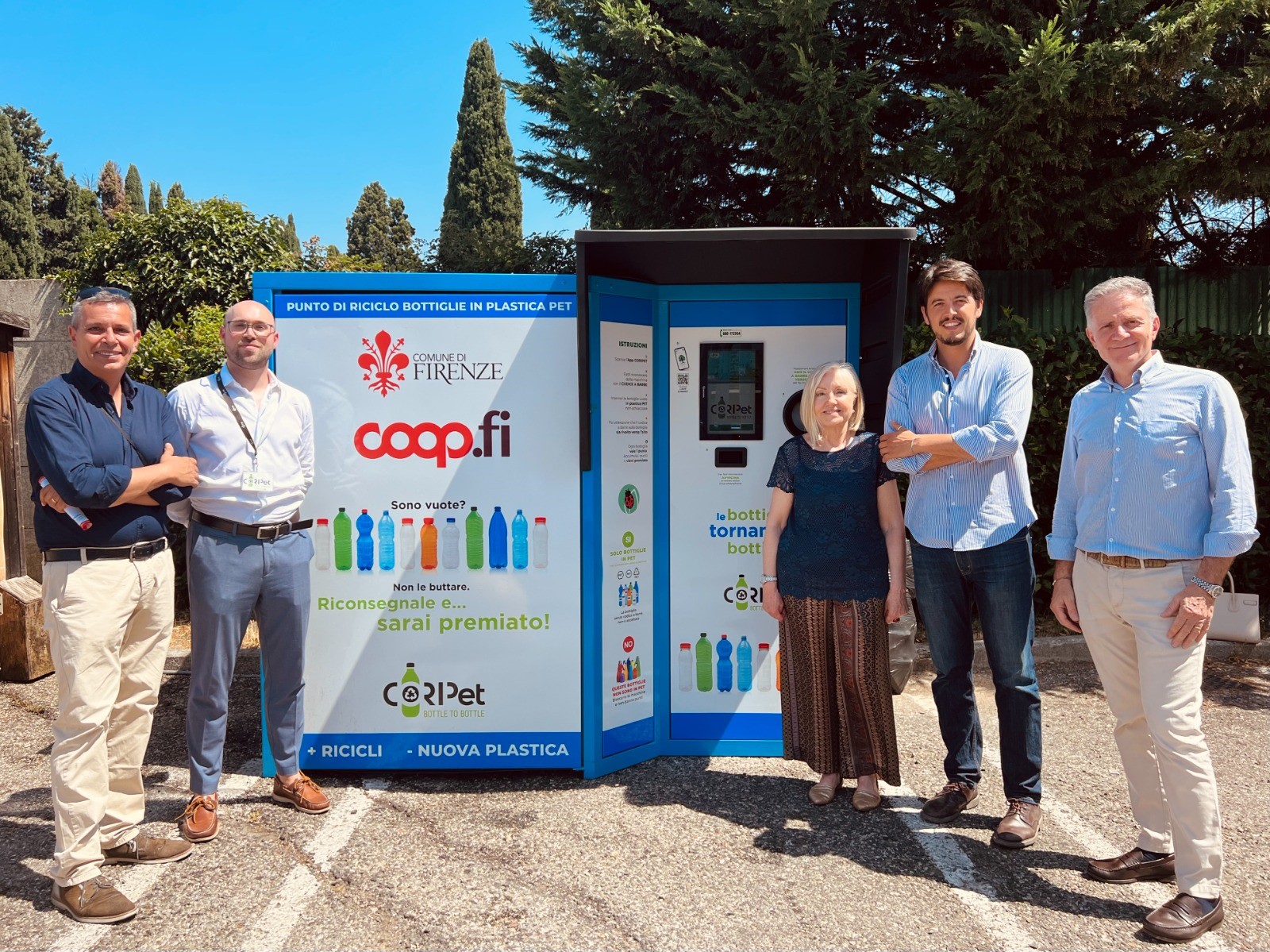 Ecocompattatore per il recupero e il riciclo delle bottiglie di plastica Ecocompattatore per il recupero e il riciclo delle bottiglie di plastica