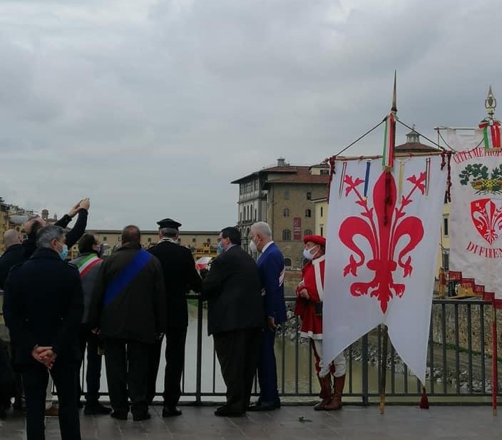 Il lancio della corona in Arno