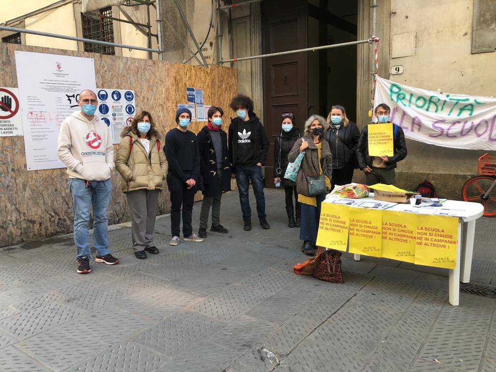 Priorità alla scuola Priorità alla scuola