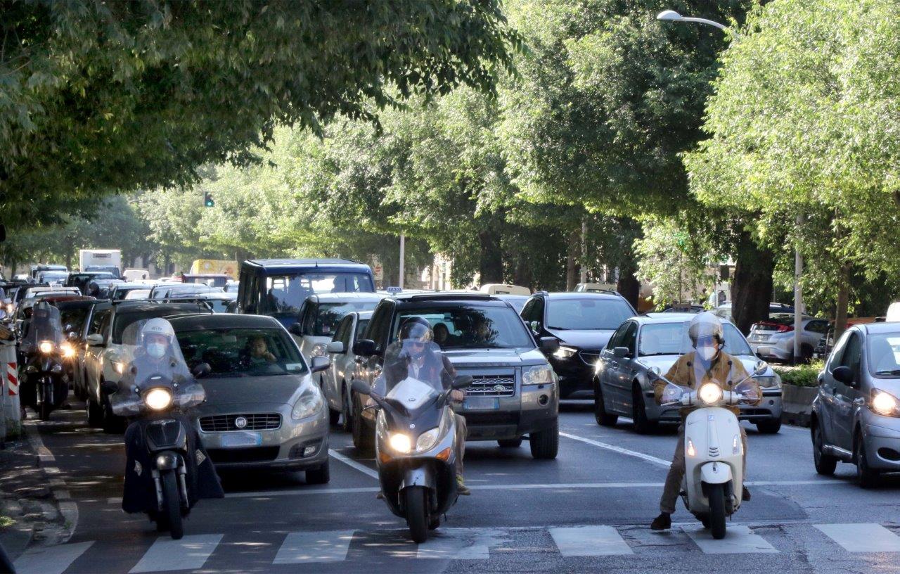 Piazzale Donatello col semaforo rosso