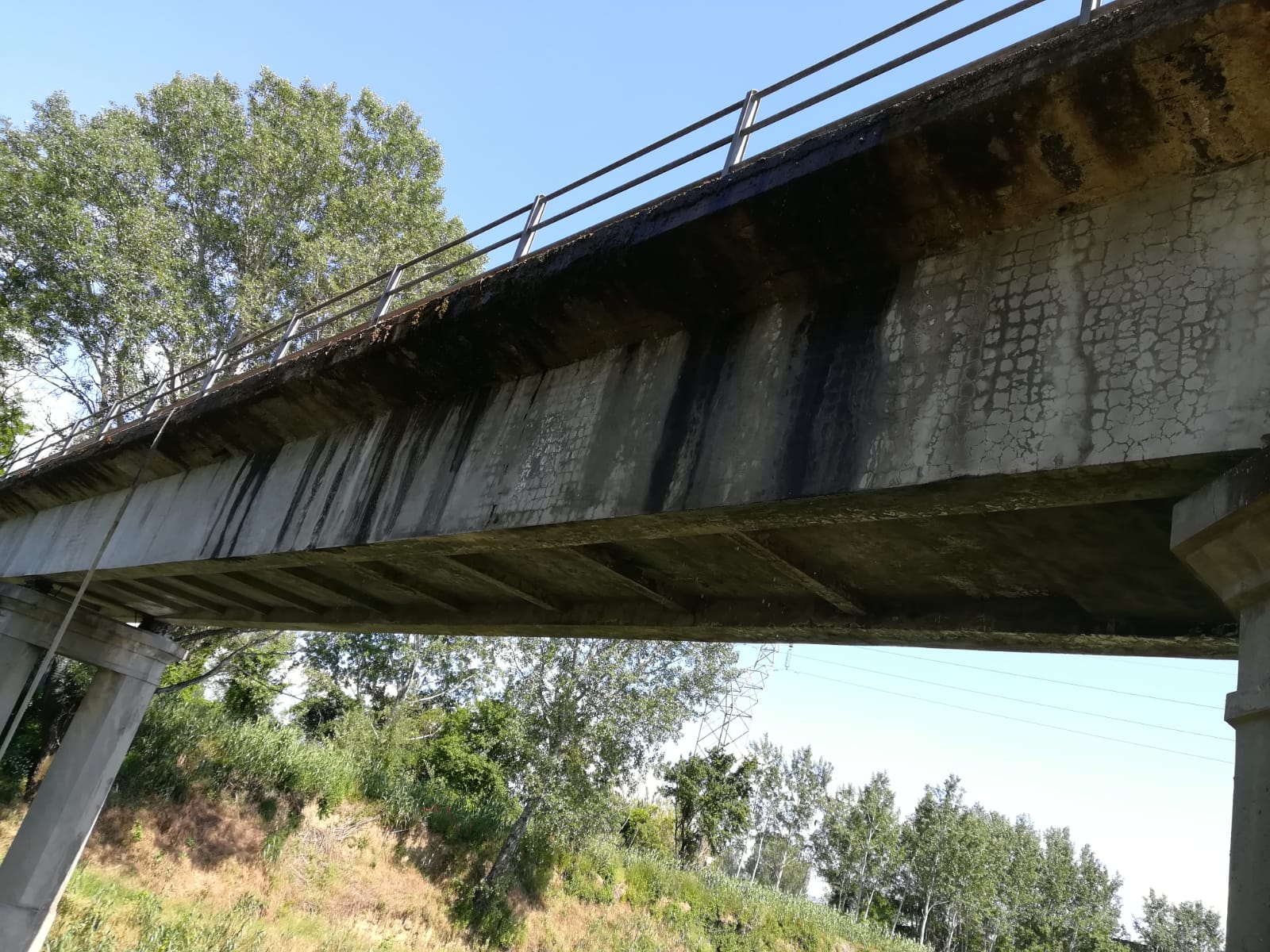 Acquedotto Mantignano perde acqua Acquedotto Mantignano perde acqua