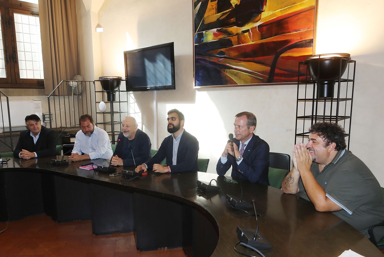 Presentata la Pallacanestro Femminile Firenze Presentata la Pallacanestro Femminile Firenze