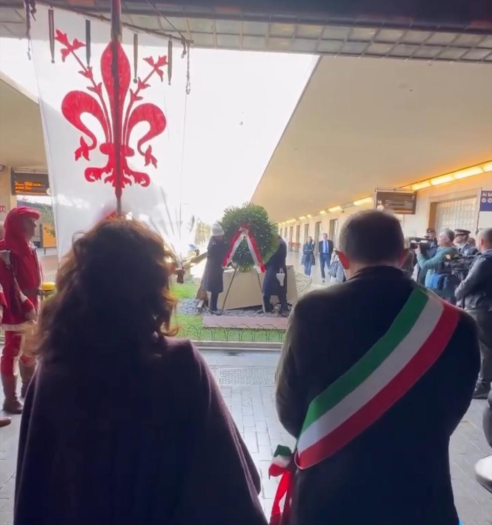 Commemorazione dei deportati ebrei dal binario 16 alla stazione di Santa Maria Novella Commemorazione dei deportati ebrei dal binario 16 alla stazione di Santa Maria Novella